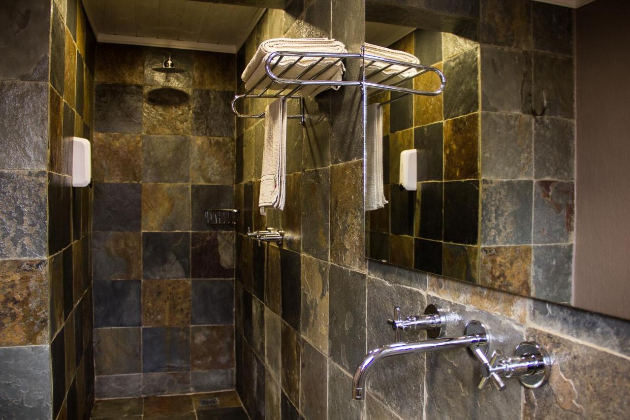 Hotel Bougainviller Kampala Zewnętrze zdjęcie