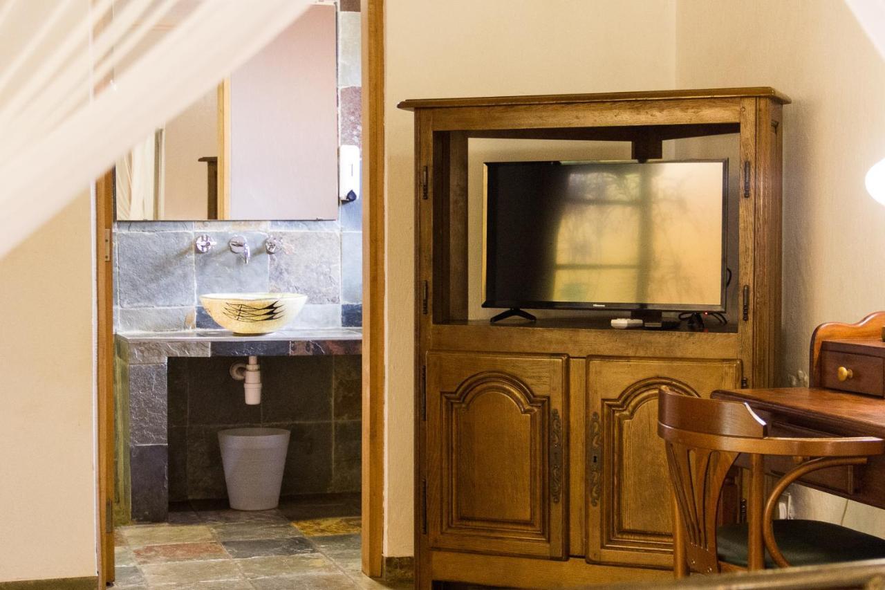 Hotel Bougainviller Kampala Zewnętrze zdjęcie