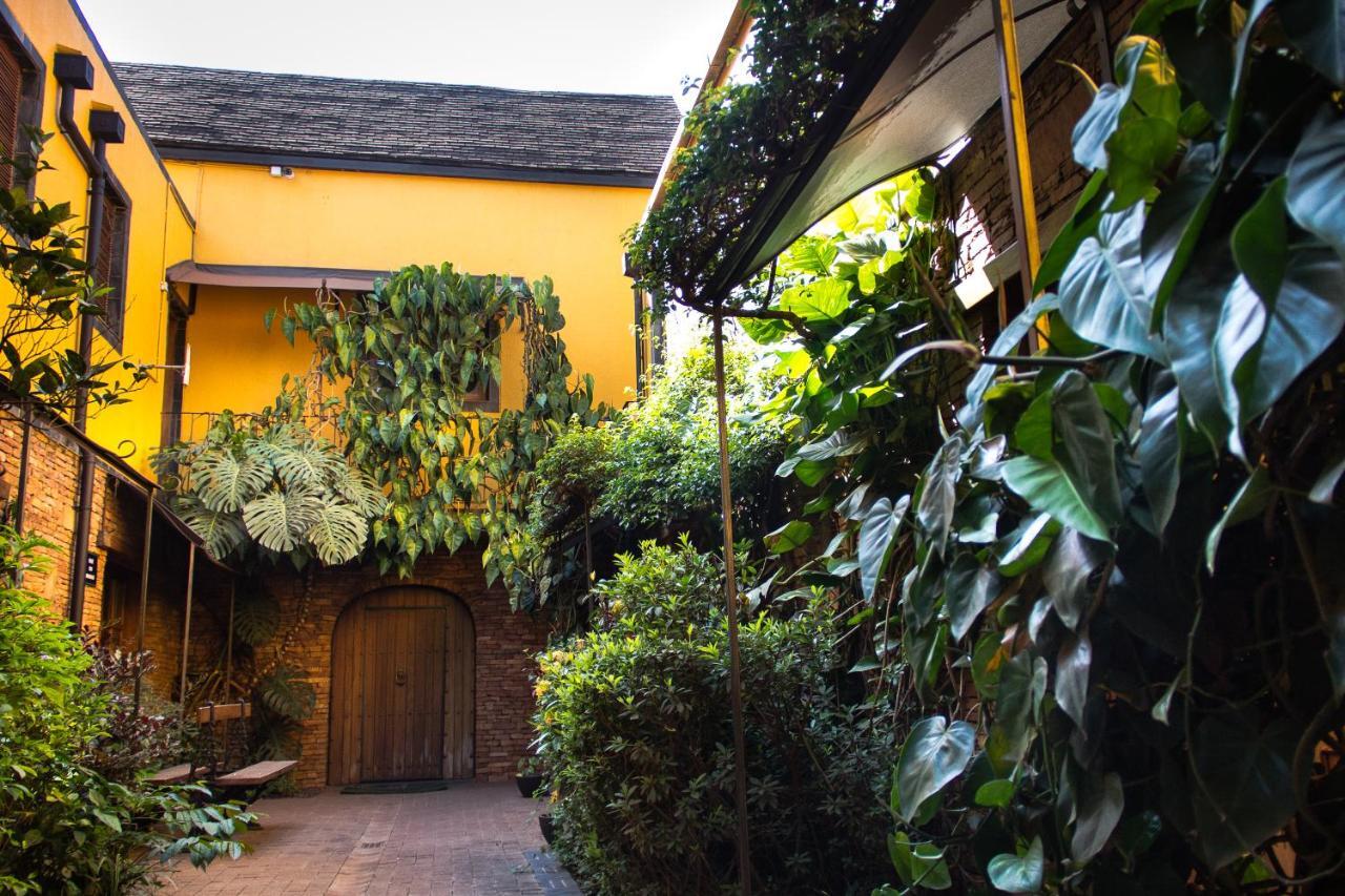 Hotel Bougainviller Kampala Zewnętrze zdjęcie